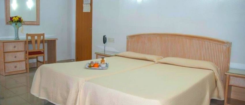 ¡4 Días y 3 Noches en Gandía en Alojamiento 3* con Desayuno, Media Pensión o Pensión Completa!