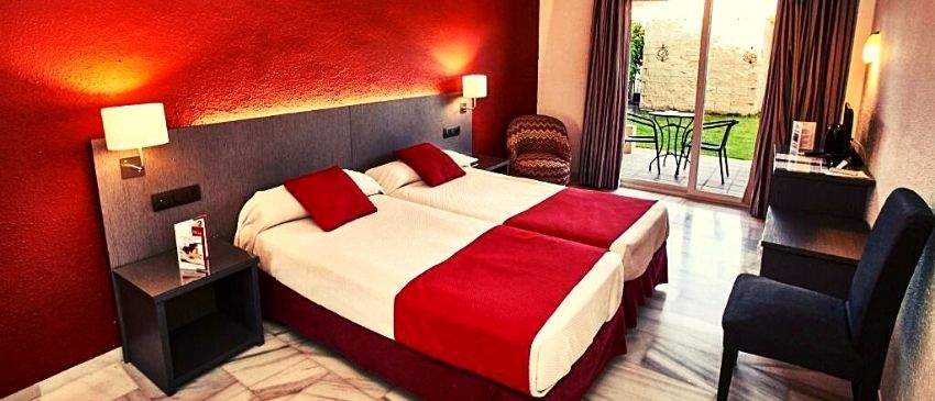 ¡7 Días y 6 Noches en Nerja en Hotel 3* con Desayuno o Media Pensión + Sesión de Spa incluida!