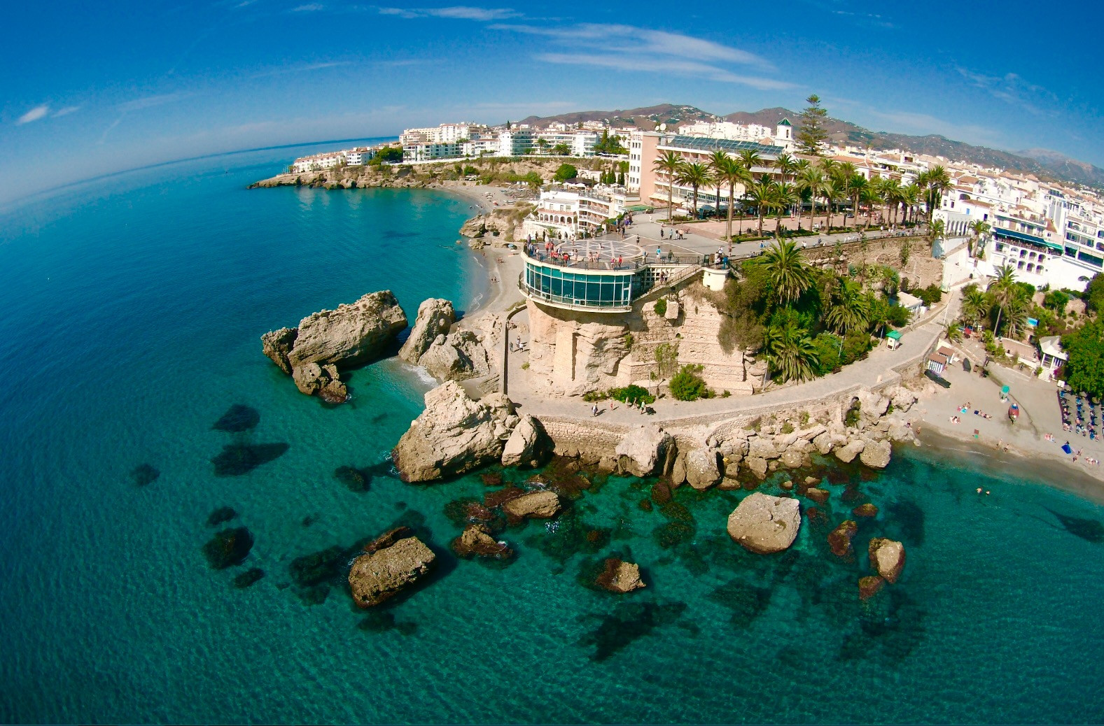 ¡7 Días y 6 Noches en Nerja en Hotel 3* con Desayuno o Media Pensión + Sesión de Spa incluida!