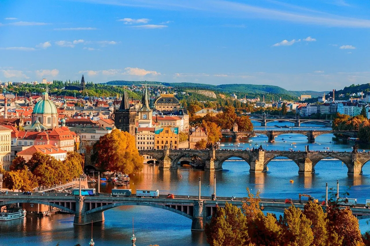 8 días y 7 noches por Viena, Bratislava y Praga: Vuelos + Hotel + Desayunos +...