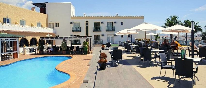 ¡7 Días y 6 Noches en Nerja en Hotel 3* con Desayuno o Media Pensión + Sesión de Spa incluida!