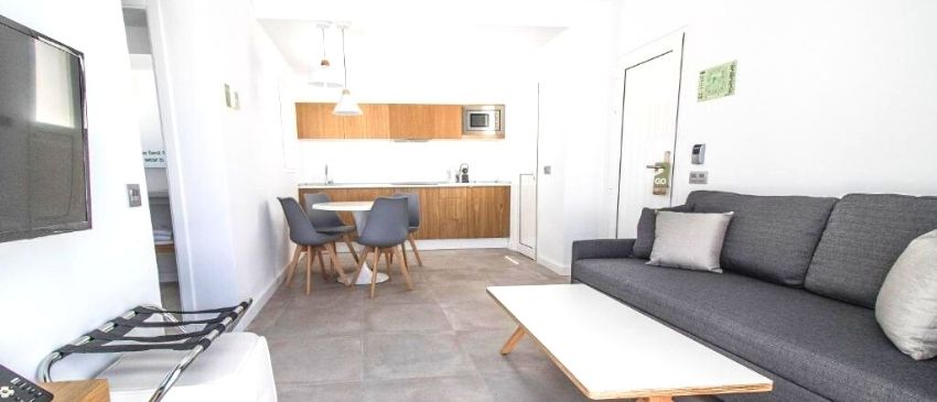 ¡Lanzarote: 6 Días y 5 Noches en Apartamento con cocina totalmente equipada!