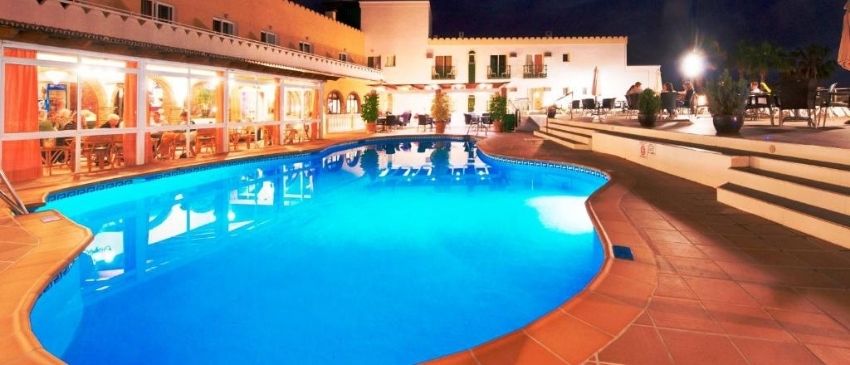 ¡7 Días y 6 Noches en Nerja en Hotel 3* con Desayuno o Media Pensión + Sesión de Spa incluida!