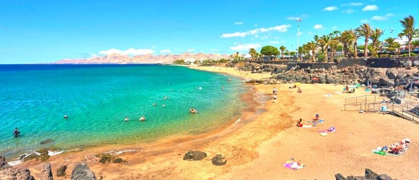 ¡Lanzarote: 6 Días y 5 Noches en Apartamento con cocina totalmente equipada!