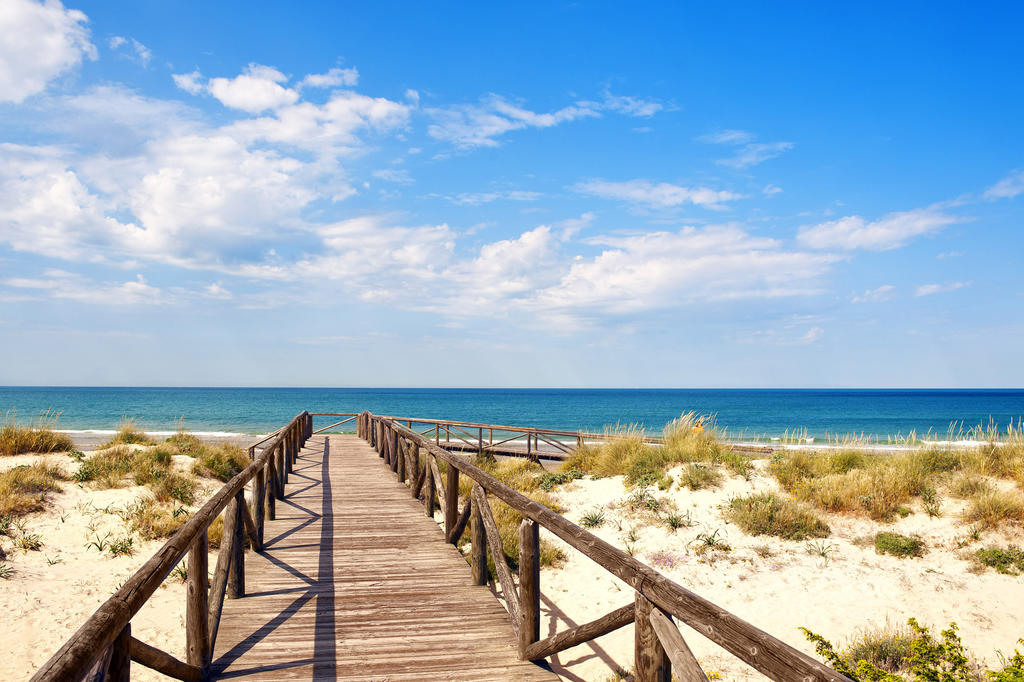 Puente de Mayo en Sancti Petri (Cádiz): ¡4 días y 3 noches en Hotel 4*, junto a la Playa, con Media Pensión!