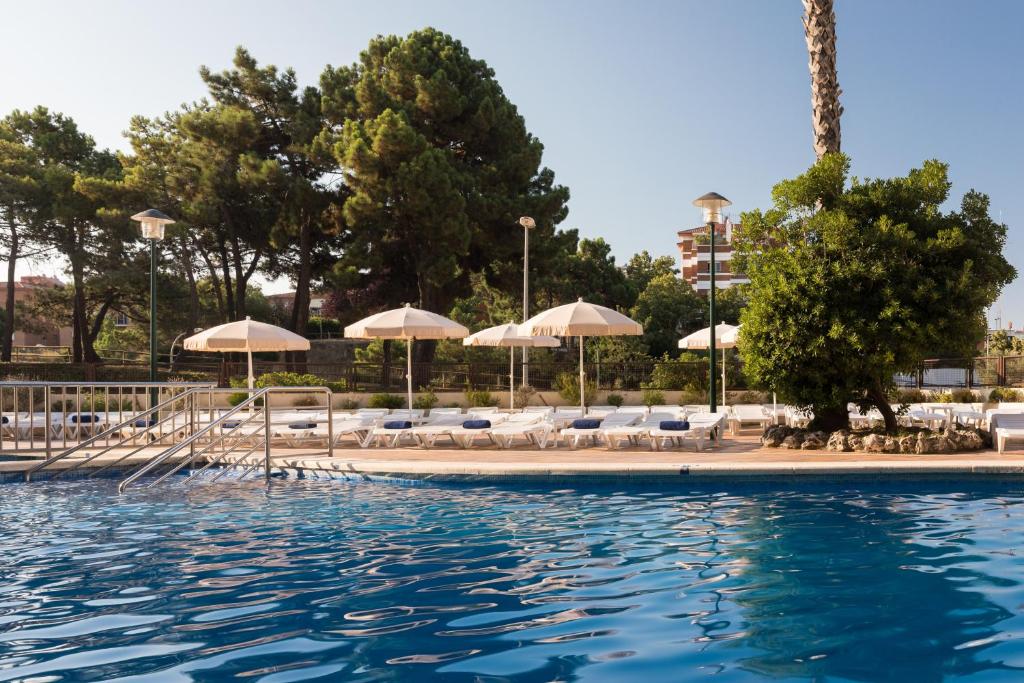 ¡2 días y 1 noche en Lloret de Mar: Hotel 4* con Pensión Completa! ¡Incluye Puente de Mayo!